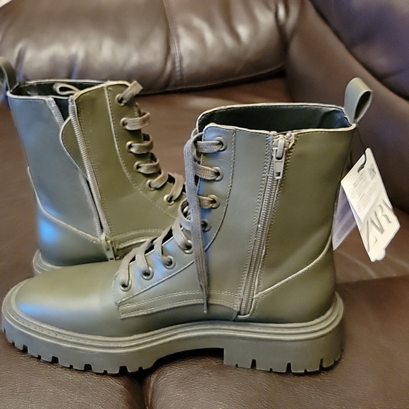 Zara NWT Army Greenish Lace Up Flat Boots in Leather Size 37 Never Worn - Picture 8 of 8